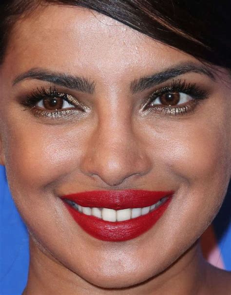 Close Up Of Priyanka Chopra At The 2017 Cfda Fashion Awards Priyanka