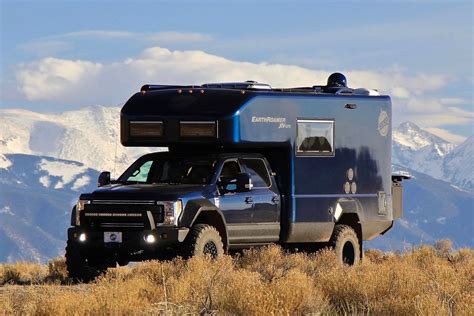 Luxury Camper By Earthroamer Can Stay Off The Grid For Weeks Curbed
