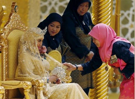 Абдул малик , (малайский : Sultan of Brunei's Son Abdul Malik's Wedding Photos ...