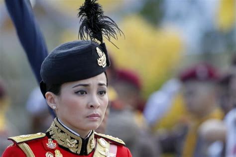 The new queen was once a thai airways flight attendant and, although few details of the romance are available, the royal couple may have met on a flight, according to the associated press. Thailand's King Maha Vajiralongkorn names consort queen ...