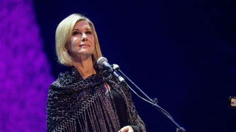 Olivia Newton John Reveals Shes Battling Cancer For A Third Time