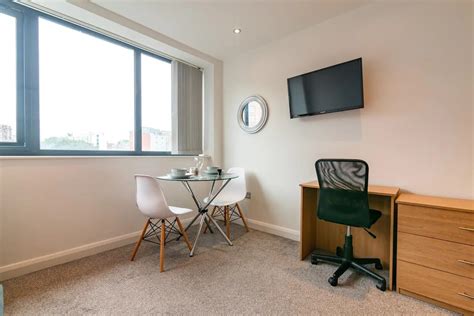 Luxurious 1 Bedroom Studio Apartment Located It The City Centre Of
