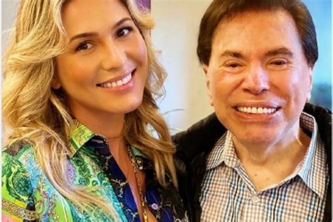 Lívia Andrade reencontra o ex patrão Silvio Santos e manda recado