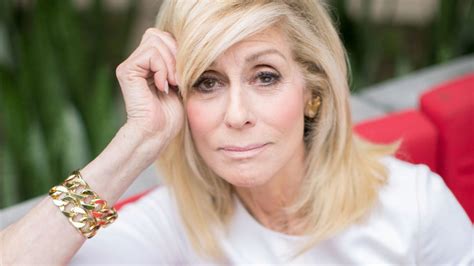 judith light s body measurements including height weight dress size shoe size bra size