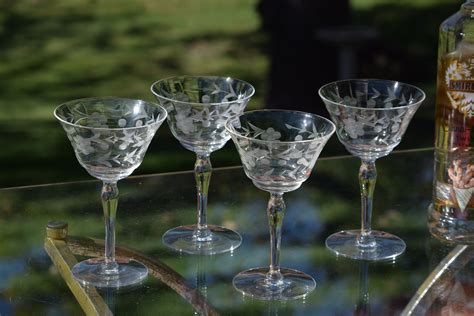 vintage etched cocktail martini glasses set of 5 1950 s vintage etched champagne glasses