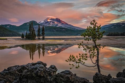Sparks Lake Sunrise Photograph By Greg Vaughn Fine Art America