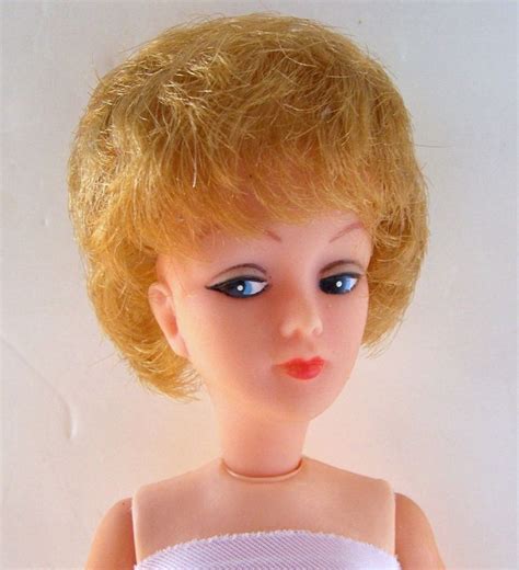 Vintage Oleg Cassini Tina Fashion Doll 12 Tall All Fingers