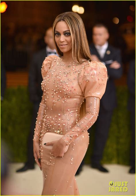 Beyonce Looks Fierce In Latex Givenchy At Met Gala 2016 Photo 3646154 2016 Met Gala Beyonce