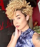 The packing gel hairstyle is always a classic option for most women. 21 Short Blonde Hairstyles for Black Women | New Natural Hairstyles