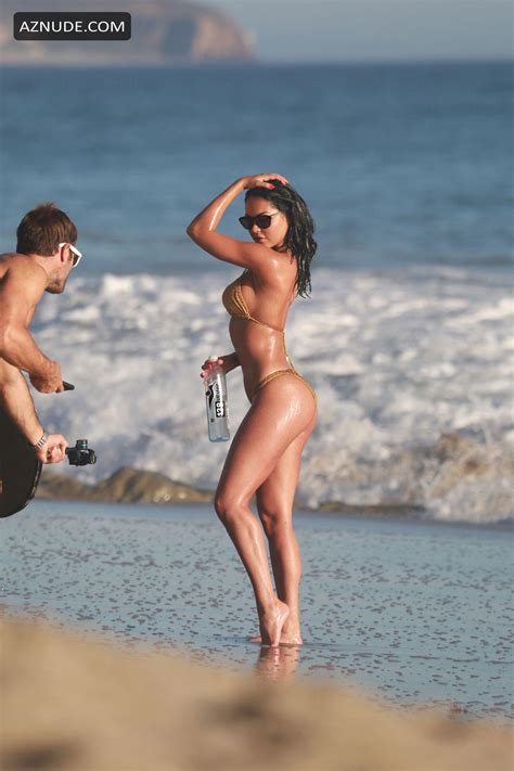 Jessica Cribbon Sexy Shows Off Her Amazing Bikini Body On