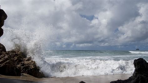 Full Hd Wallpaper Wave Splash Sea Storm Stone Cloud
