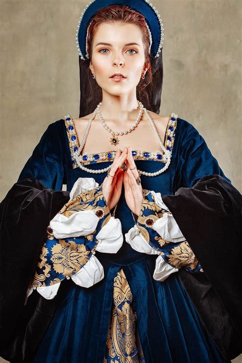 Tudor Gown 16th Century Anna Boleyn Dress Henry Viii Etsy Tudor