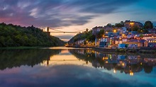 Bristol Building Clifton Suspension Bridge England With Reflection On ...