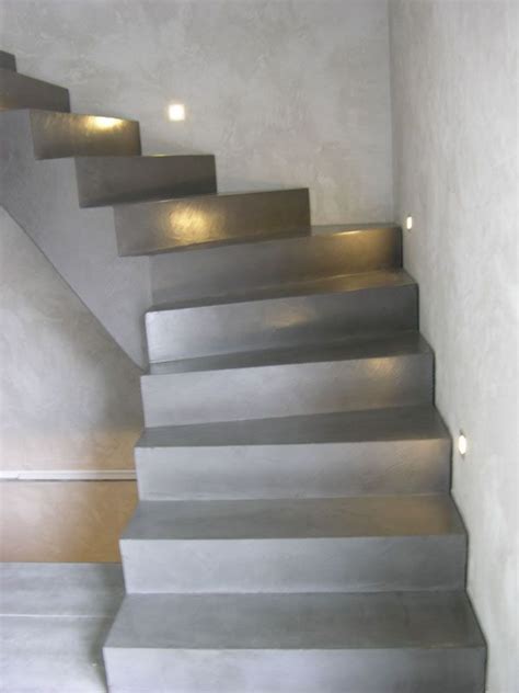 Wir empfehlen besser ein buntes teppich zu wählen! Beton Floor - beton cire | Betontreppe, Treppen-design ...