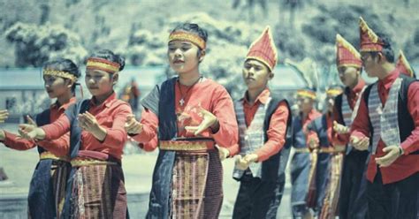 Check spelling or type a new query. √ Tari Tor-Tor | Sejarah, Gerakan, Properti, Jenis ...
