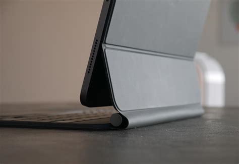 Bild › Apple Ipad Pro 2020 Magic Keyboard Detail