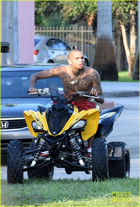 Chris Brown Goes Shirtless For New Music Video Shoot Photo 3451491 Chris Brown Shirtless