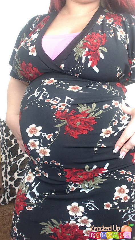 Pregnant Georgia Peach Exposing Her Swollen Belly And