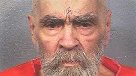 Charles Manson o líder de culto que matou atriz grávida e via códigos