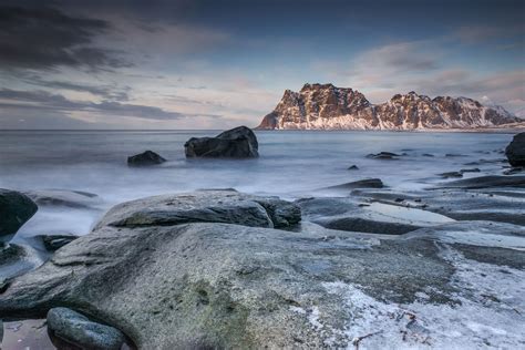 Utakliev V Puesta De Sol En La Playa De Utakliev Islas Lofoten