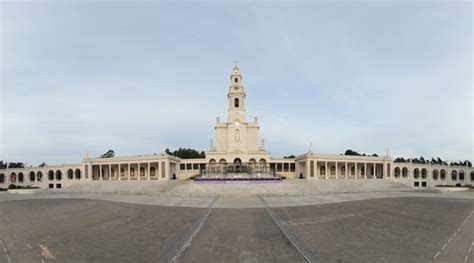 Fátima difunde uma luz sobrenatural que arrebatou os pequenos pastores de forma irresistível, e ilumina o coração dos. Visita Virtual | Santuário de Fátima
