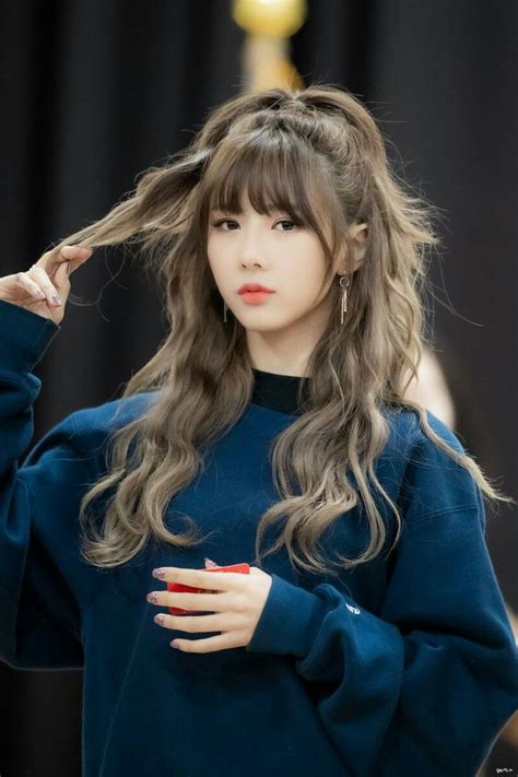 Pin de 𝐪𝐮𝐢𝐧 en DREAMCATCHER드림캐쳐 Peinados coreanos femininos Peinados asiáticos Peinados