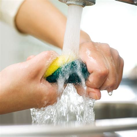 10 Kitchen Sponge Uses You Haven T Thought Of Before