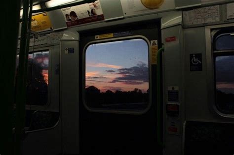 Através da janela é um filme brasileiro de 2000, do gênero drama, dirigido por tata amaral. Pin de 𝐀𝐧𝐠𝐞𝐥 em Olhar através da janela | Ideias ...