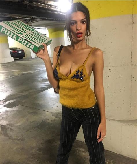 Emrata En 15 Looks Sexy Elle