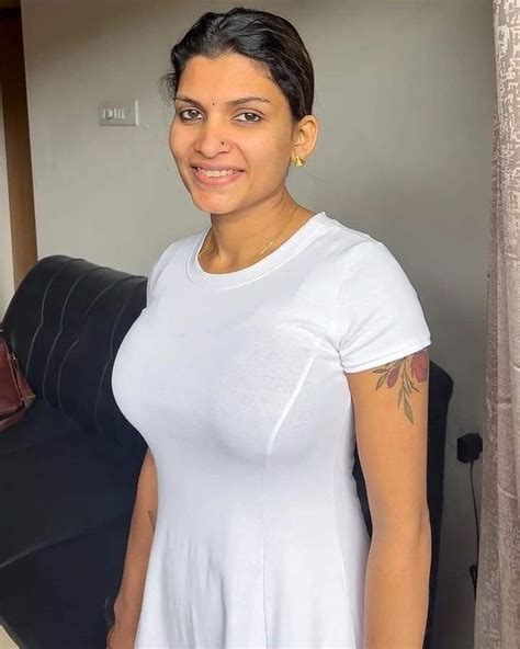Hot And Beautiful Actresses Aunties On Twitter Resmi Nair