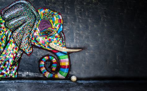 Wallpaper Balls Artwork Colorful Elephant 2560x1591