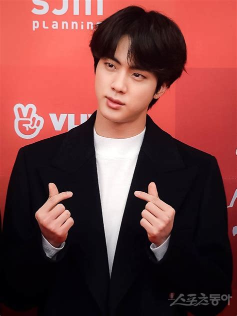 #방탄소년단 #방탄소년단 진 #jinitter #jin #seokjin #run bts. 방탄소년단 진, 아이돌차트 3월의 기부스타 선정 : 스포츠동아