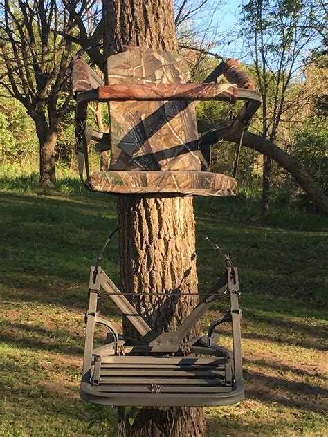 Average Midwest Outdoorsman Summit Viper Climbing Tree Stand Review