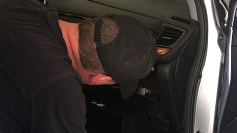 Replacing the cabin air filter (also know as the dust filter, hvac filter, pollen filter, air conditioner filter and hepa filter) will. 2017 Honda CR-V Cabin Air Filter Change - YouTube