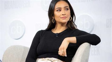 Shay Mitchell Brushes Off Mom Shaming Haters
