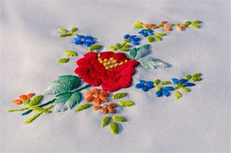 3 Easy Steps For Embroidered Flowers