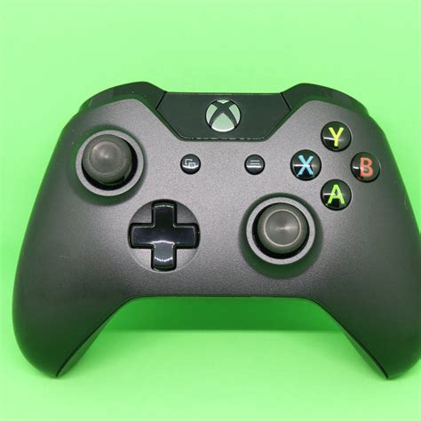 Download 1080x1080 Xbox Controller In Green Wallpaper