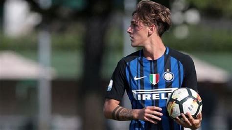 Therefore, so far in the 2018/19 season he has been directly involved in 0.49 goals per 90 minutes. Bonazzoli-bis? L'Inter pensa alla Sampdoria per piazzare ...