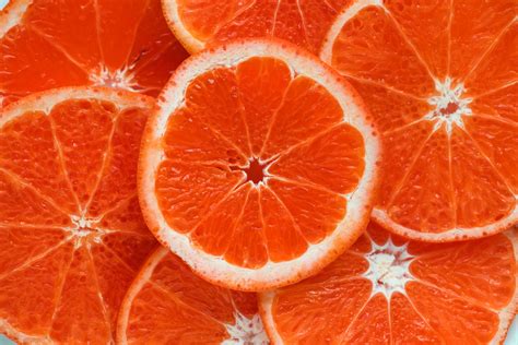 Eating Oranges Linked To Lower Risk Of Leading Cause Of Blindness