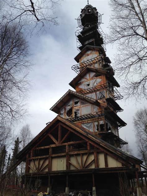 Find the perfect place that matches your trip's vibe without breaking your budget. This Alaskan Log Cabin Tower House Looks Like a Dr. Suess ...