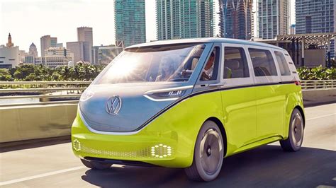 Vw Id Buzz Volkswagens Elektro Bus Startet Mit Mehreren