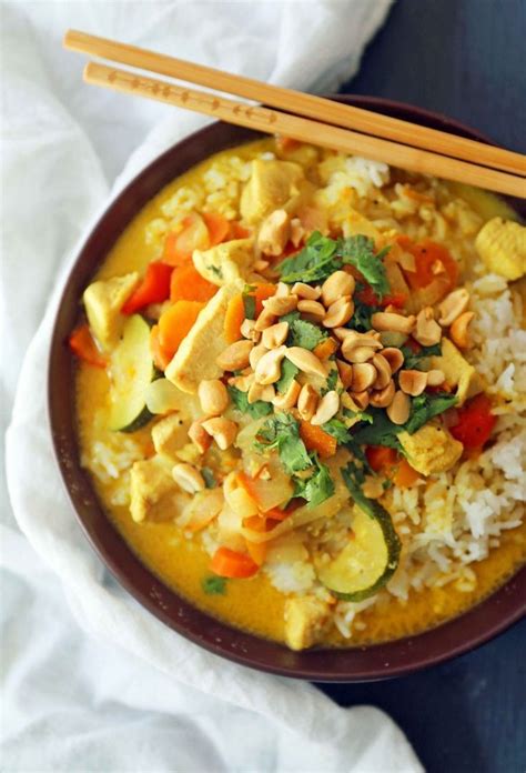 Made into an easy rich curry dish with chicken, coconut milk, fresh herbs, and lime, you'll have a stunning dish to this paste is best used right away, but will keep in the fridge for 3 days; Thai Green Curry with Chicken and Veggies. A healthy ...