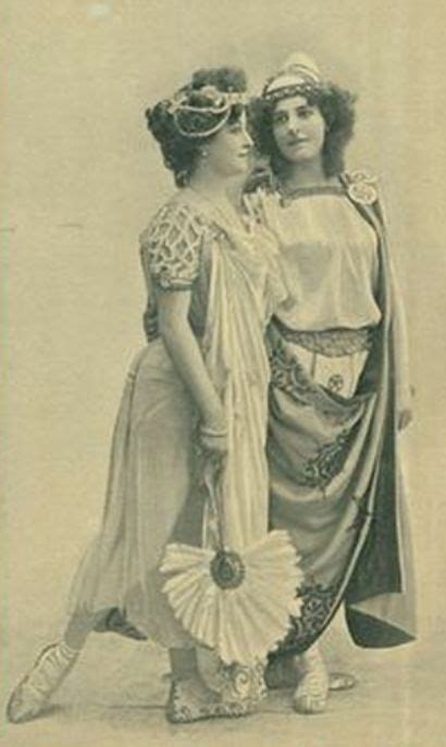 Duets Sisters Twins And Groups Of Two In Art And Vintage Photos Edwardian Actresses Vintage