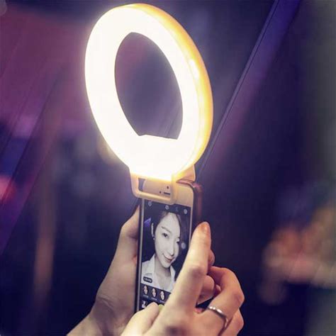 Selfie Lights And How To Use Them