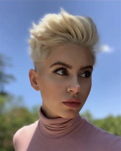 This hairstyle with bang has become extremely popular for business ladies. 10 Stylish Casual & Easy Short Hairstyles for Women - Short Hair 2020 - 2021