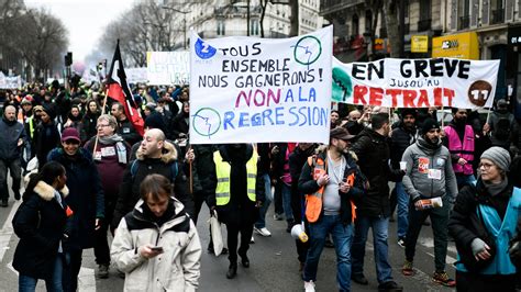 Plusieurs Milliers De Manifestants Contre La Réforme Des Retraites à Paris