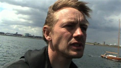 Peter madsen had watched a beheading video shortly before he had taken kim wall out in the on a trip to hamburg i met a fellow dane, who told about an encounter he had with peter madsen. U-Boot-Bauer Peter Madsen gesteht Mord an Kim Wall - wr.de