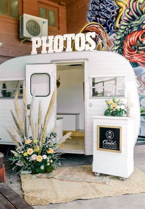 Best Wedding Photo Booth Tips And Selfie Corner Ideas For Your Wedding
