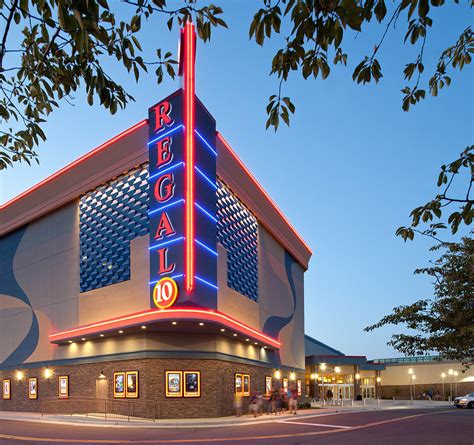 Reserva ahora tus paquetes vacacionales a williamsburg. Luxury Movie Theater in Dulles, VA | Dulles Town Center