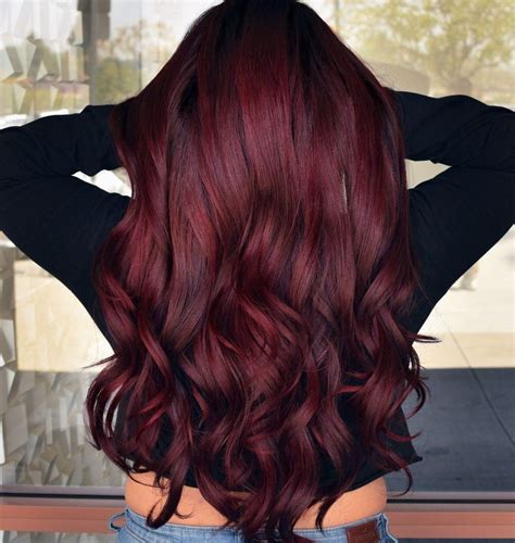 Cheveux rouge rubis rouge foncé | Shades of red hair, Wine ...